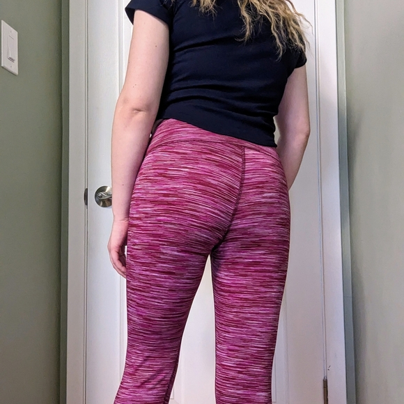 Old Navy Active Go-Dry Crop Pink Leggings | Size Small - Picture 7 of 9